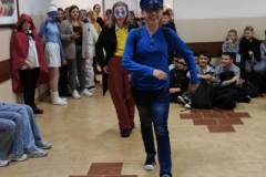 27484967-ff0e-4b9f-87c8-0149fa906d9b